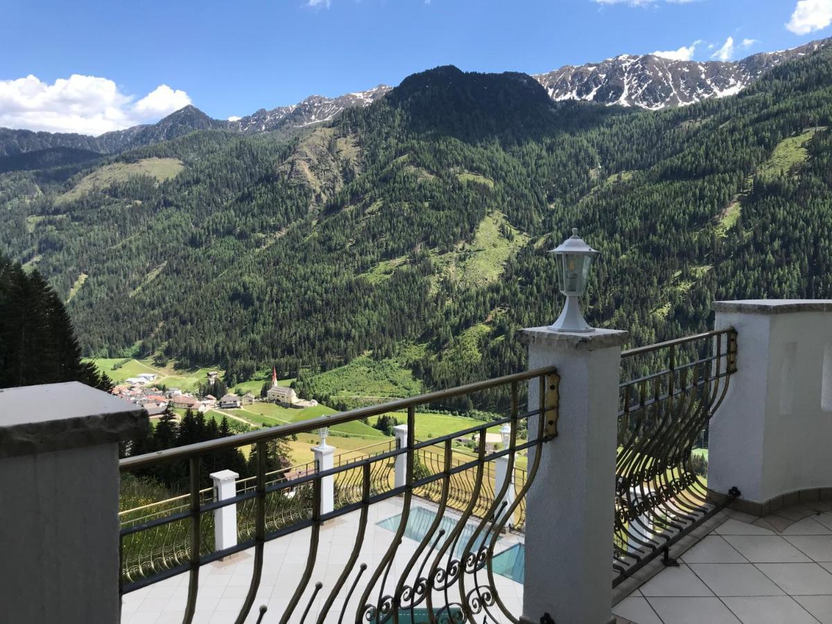 B&B Das Land-Palais - Private Mountain Hideaway セルヴァ・デイ・モリーニ エクステリア 写真