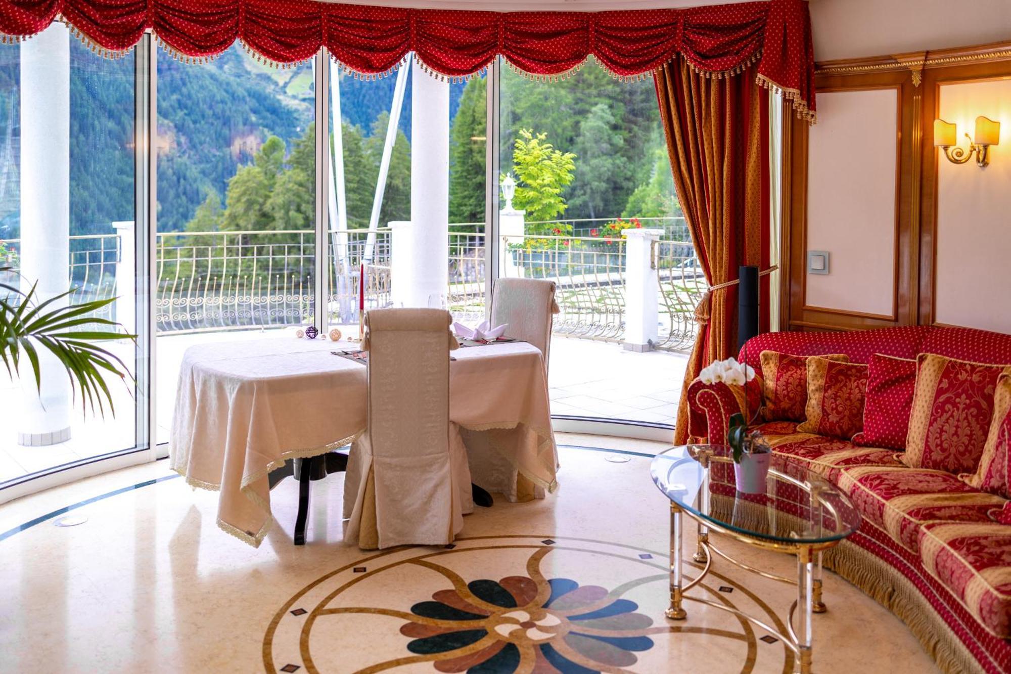B&B Das Land-Palais - Private Mountain Hideaway セルヴァ・デイ・モリーニ エクステリア 写真