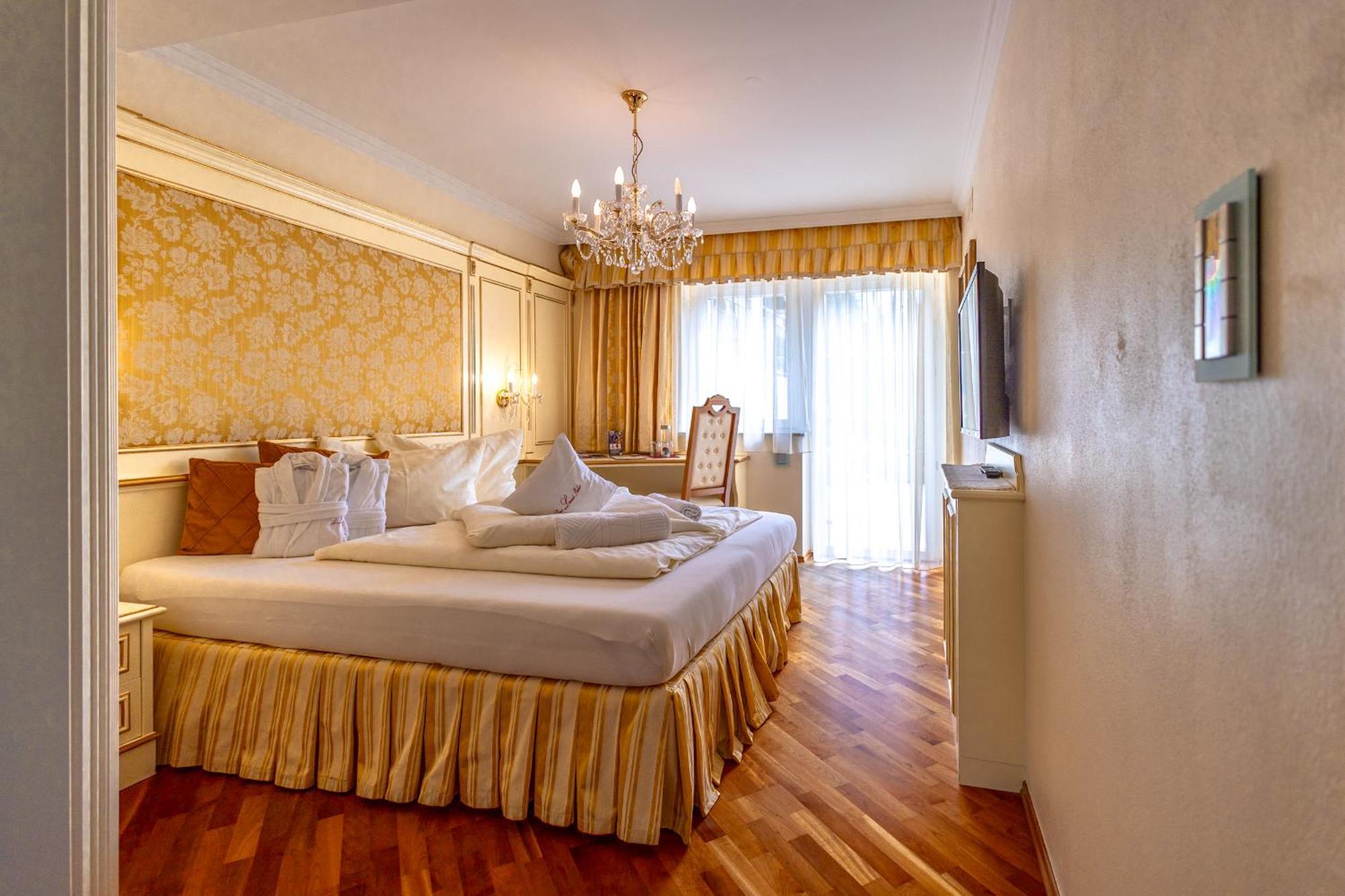 B&B Das Land-Palais - Private Mountain Hideaway セルヴァ・デイ・モリーニ エクステリア 写真