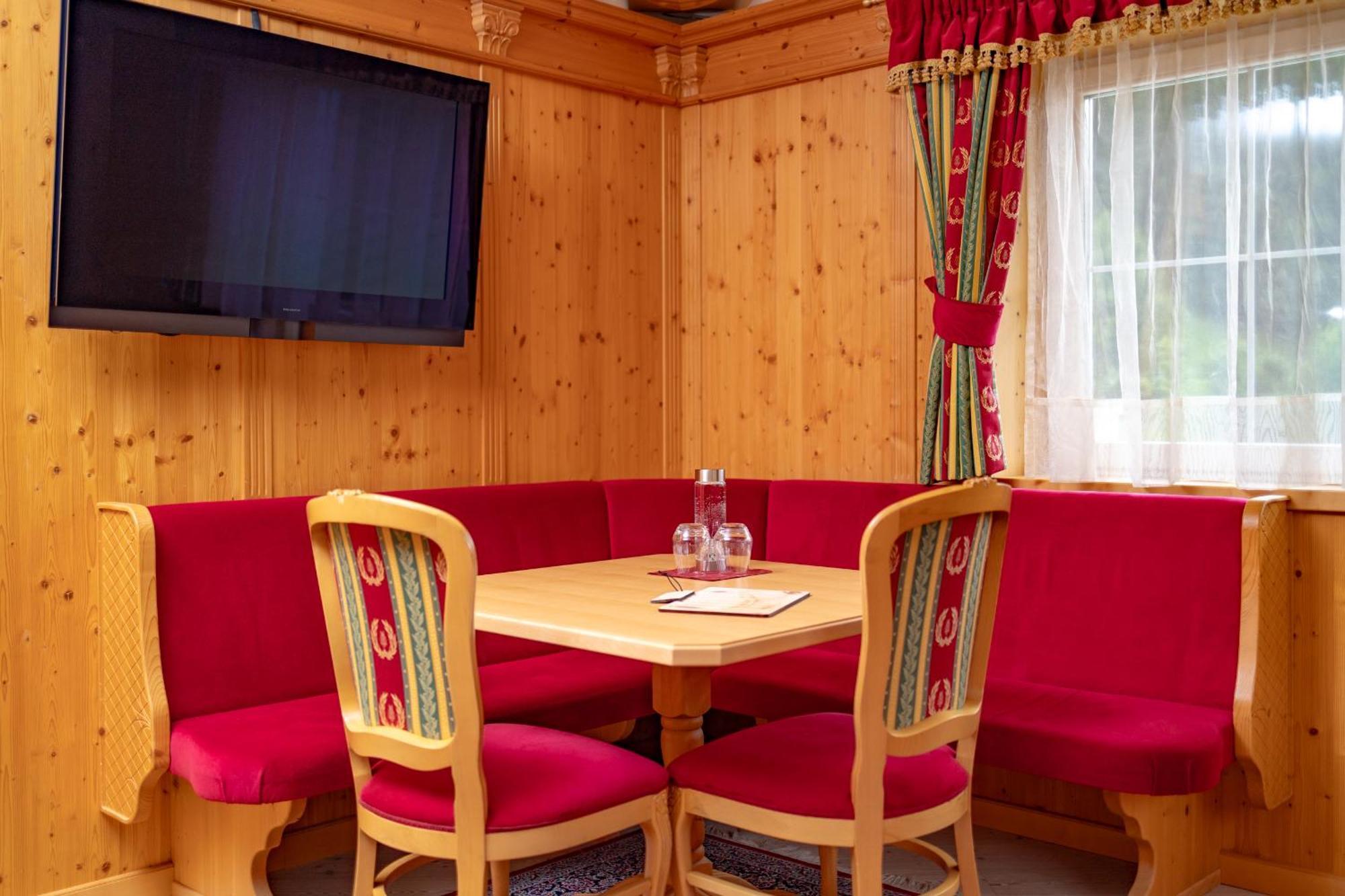 B&B Das Land-Palais - Private Mountain Hideaway セルヴァ・デイ・モリーニ エクステリア 写真