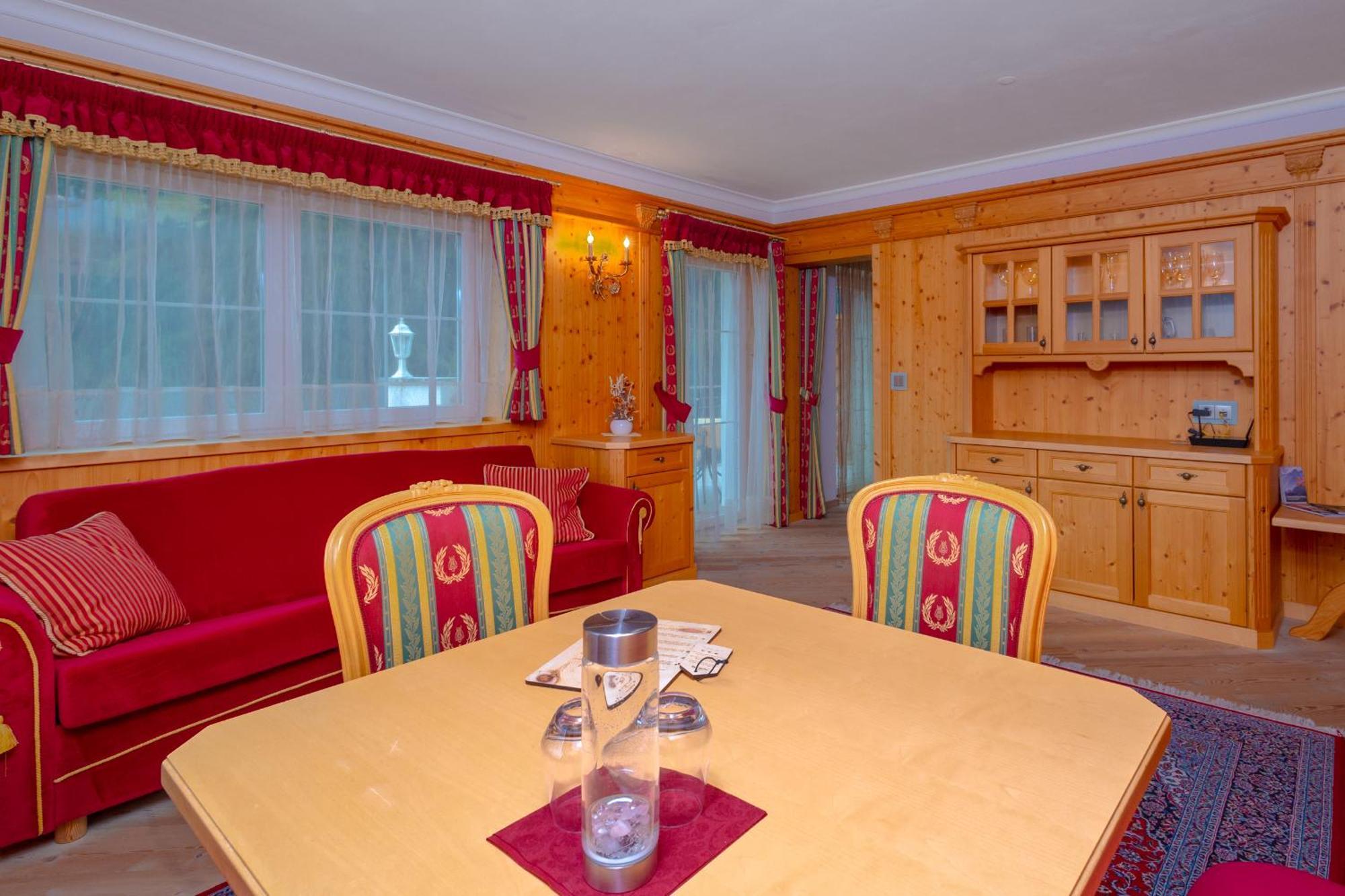 B&B Das Land-Palais - Private Mountain Hideaway セルヴァ・デイ・モリーニ エクステリア 写真