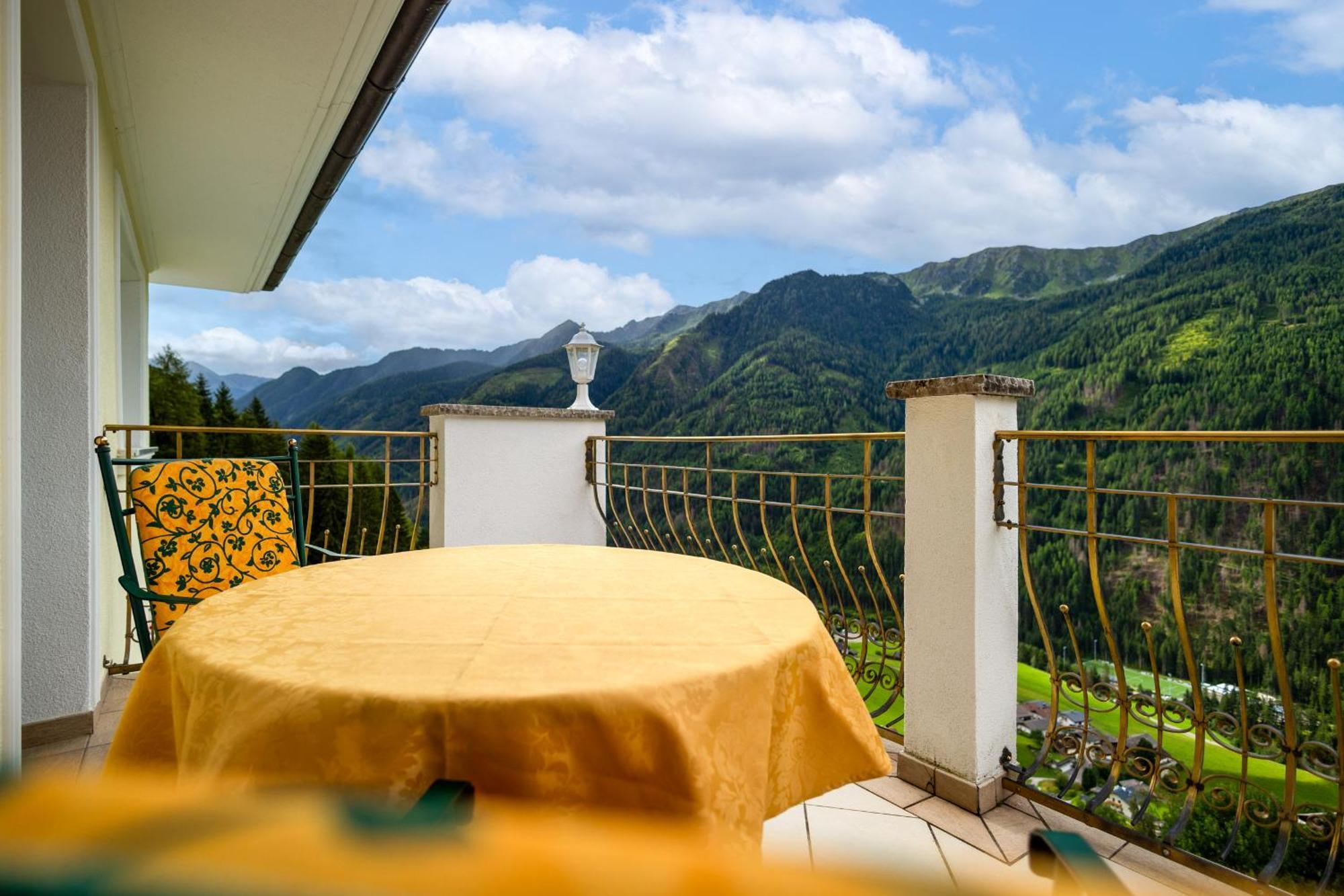 B&B Das Land-Palais - Private Mountain Hideaway セルヴァ・デイ・モリーニ エクステリア 写真