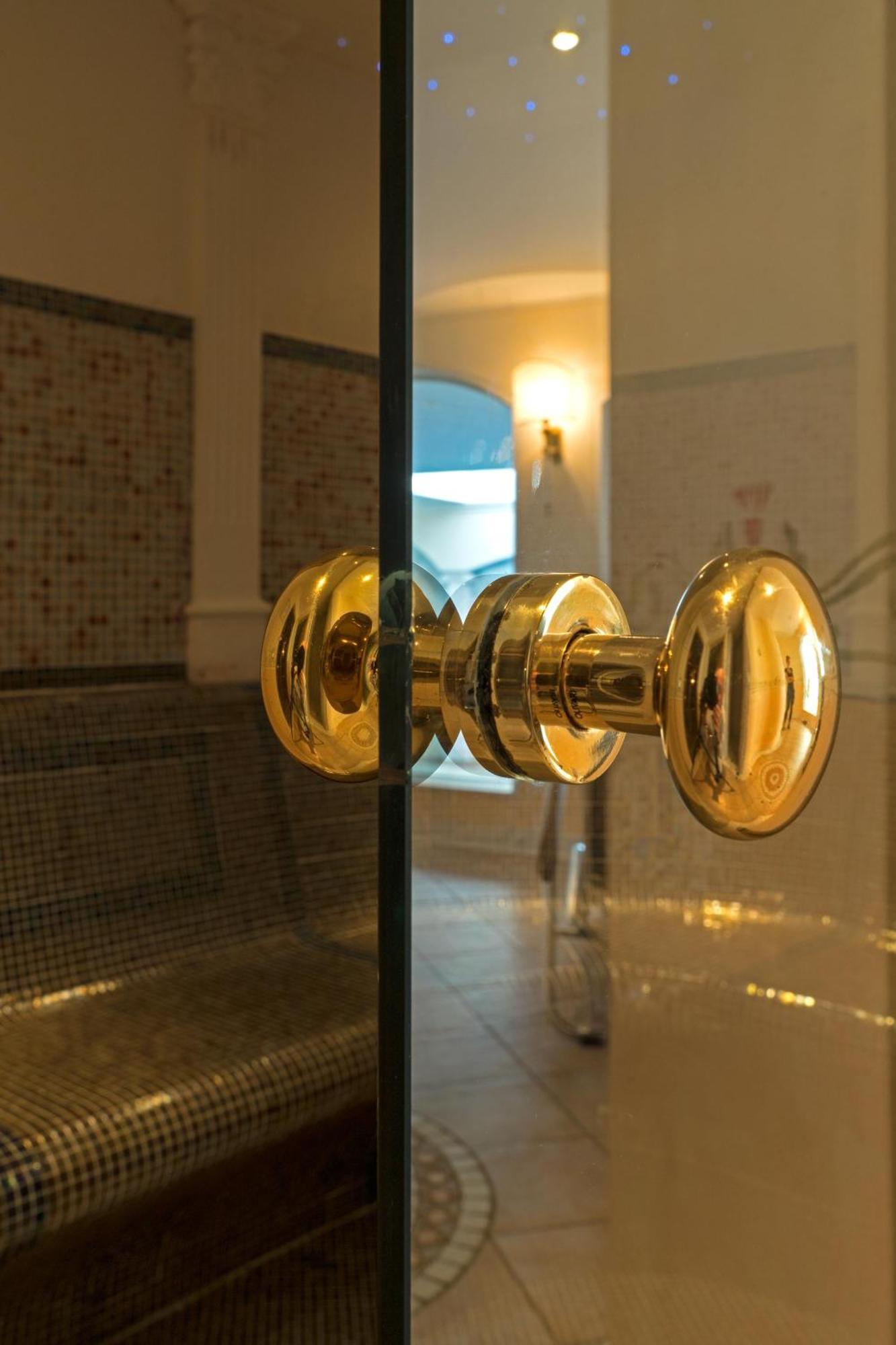 B&B Das Land-Palais - Private Mountain Hideaway セルヴァ・デイ・モリーニ エクステリア 写真