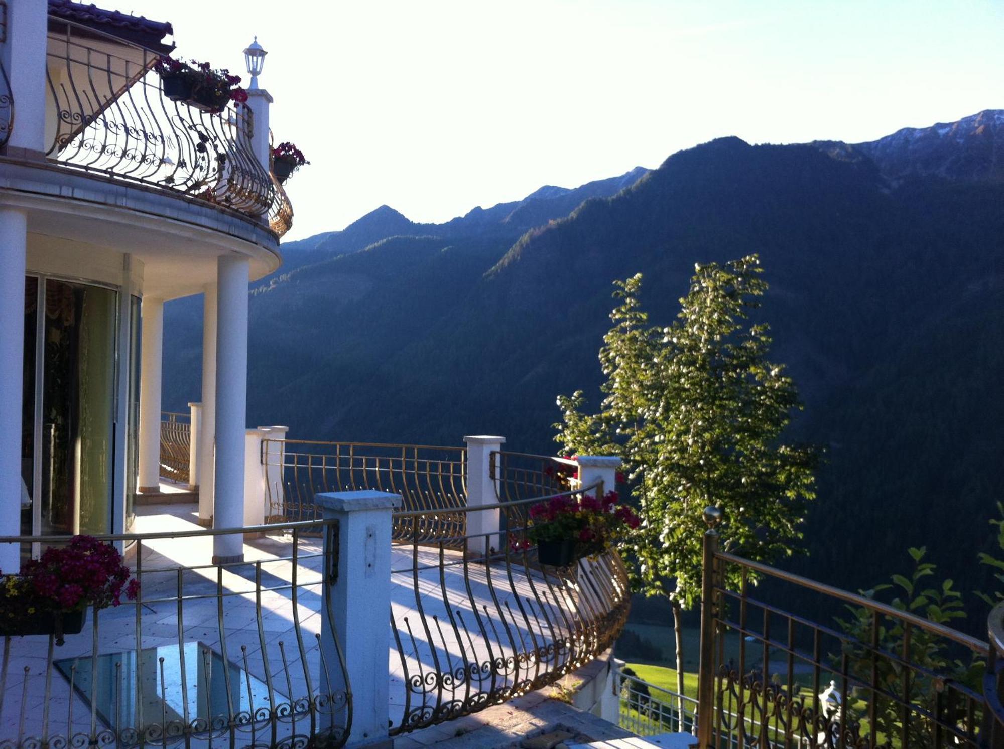B&B Das Land-Palais - Private Mountain Hideaway セルヴァ・デイ・モリーニ エクステリア 写真