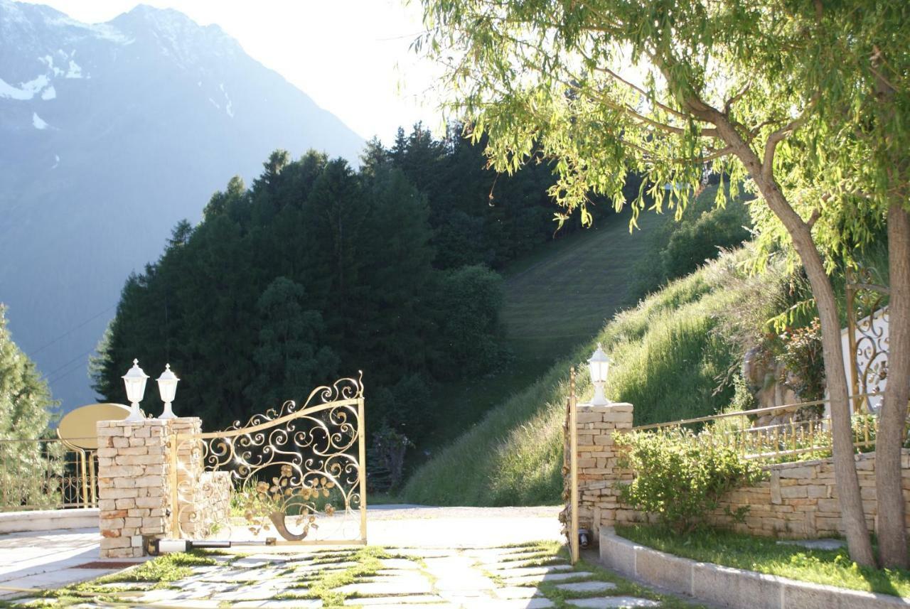 B&B Das Land-Palais - Private Mountain Hideaway セルヴァ・デイ・モリーニ エクステリア 写真